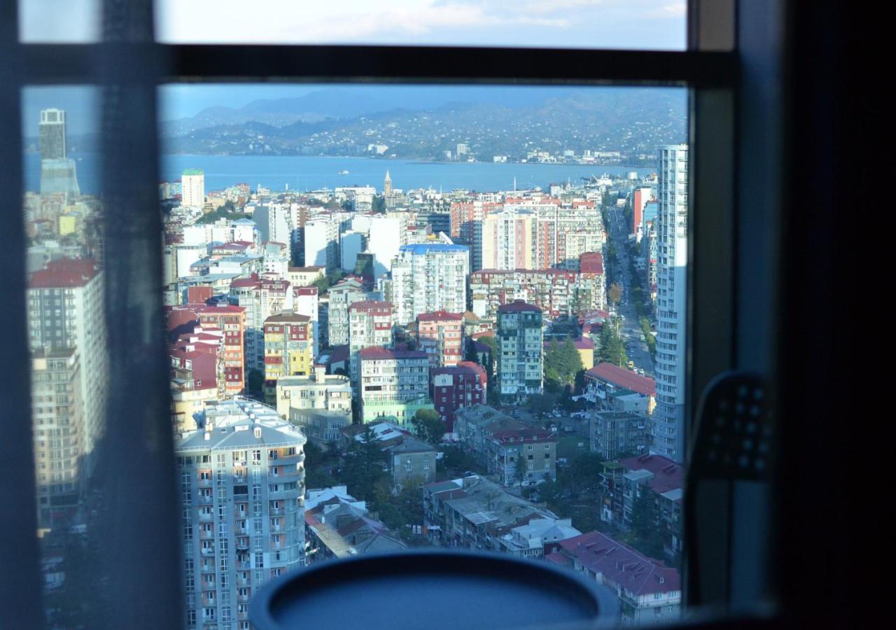 Season Suite Apart-Hotel バトゥーミ エクステリア 写真