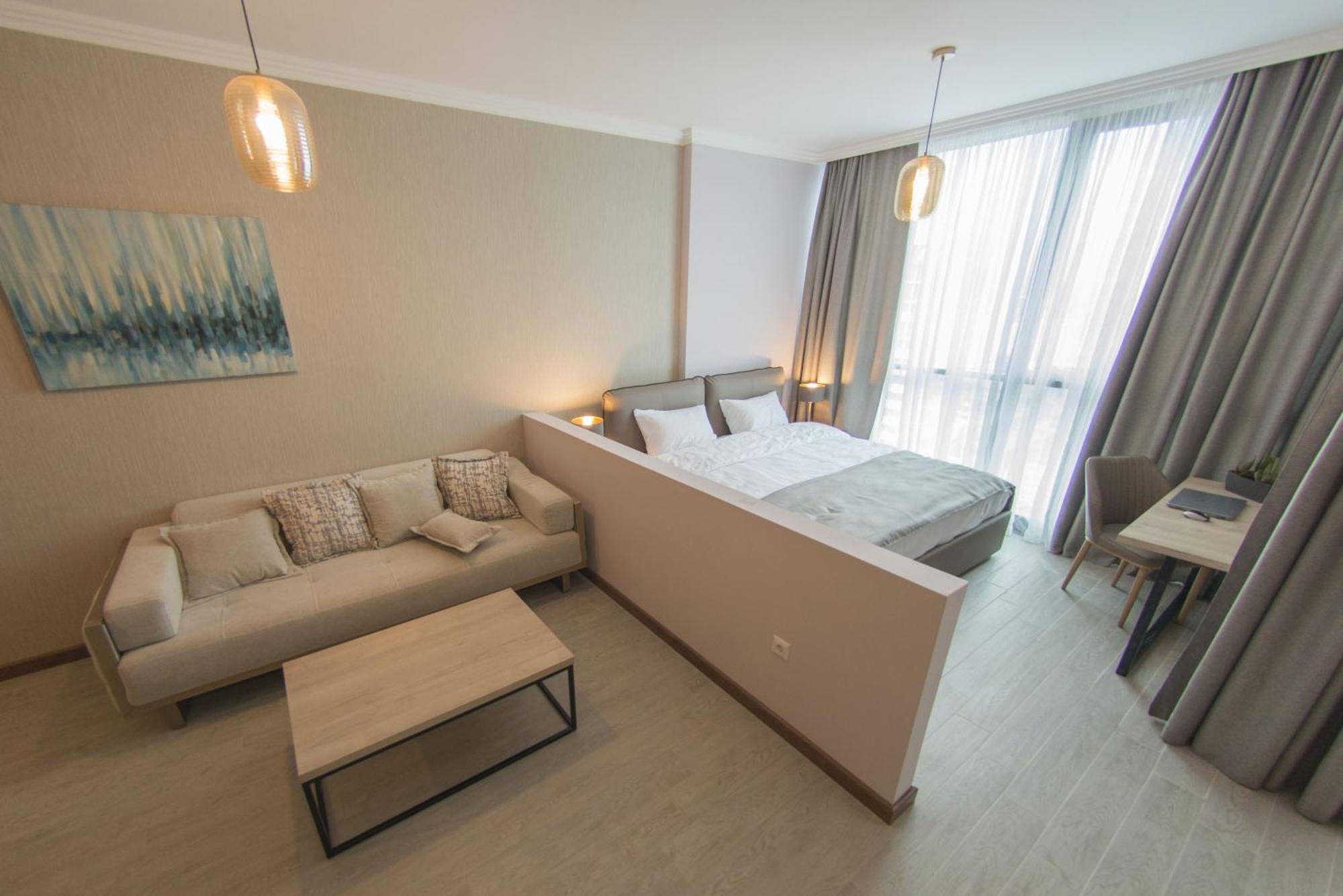 Season Suite Apart-Hotel バトゥーミ エクステリア 写真